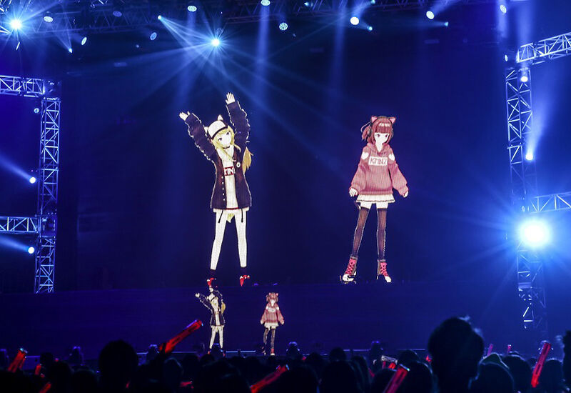 VTuber初！バーチャルガールズユニット「KMNZ」が大阪城ホールで開催された音楽万博「m-flo presents OTAQUEST LIVE」のステージに登場！